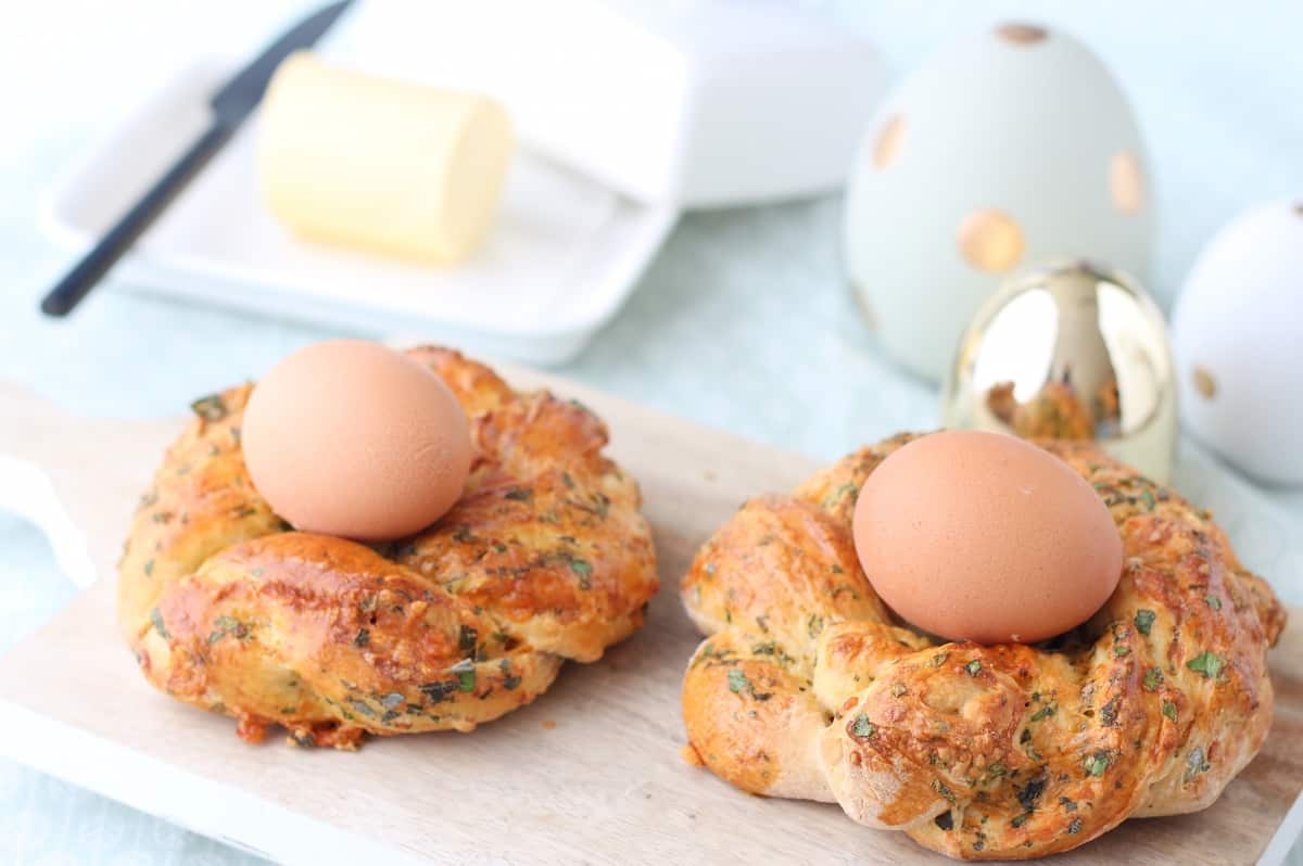 Hartige paasbroodjes